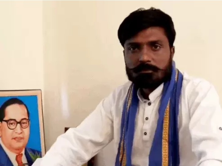 भीम सेना के राष्ट्रीय अध्यक्ष ने जयपुर HC में मनु ऋषि की मूर्ति हटाने की चेतावनी दी।