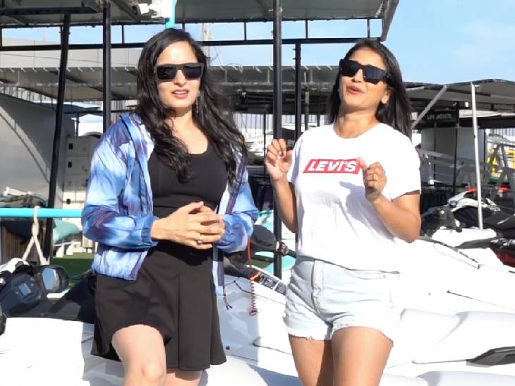 समंदर की लहरों से खेलते हुए जेट स्की राइड के बाद, दोनों आरजे ने इस अनुभव को अपनी 'must-visit list' में रखा!