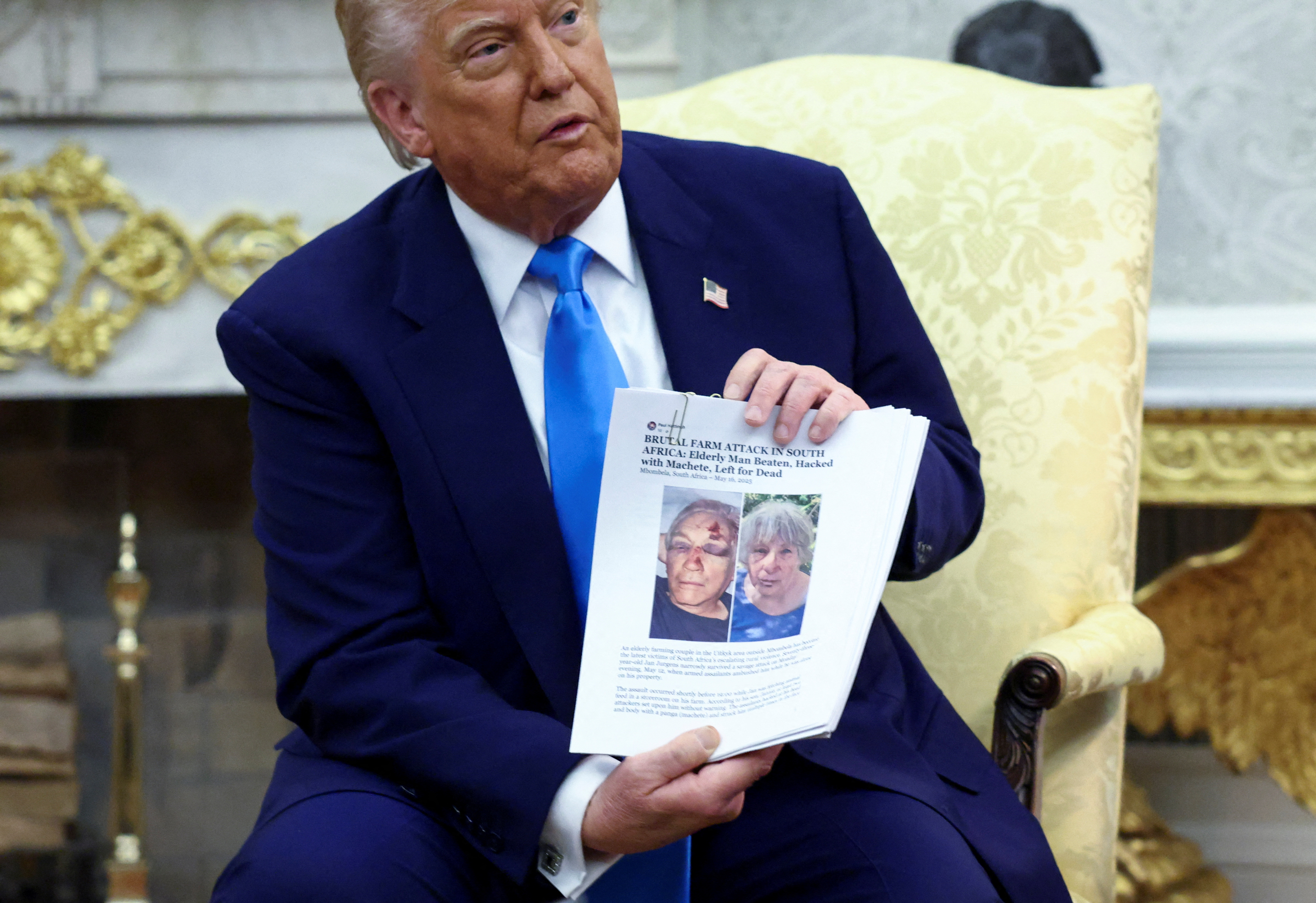 ट्रम्प ने एक और न्यूज की रिपोर्ट दिखाई जिसमें एक गोरे दंपती को बुरी तरह से पीटा गया था।