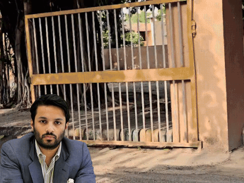 अशोका यूनिवर्सिटी के प्रोफेसर को जमानत के बाद जेल से लेकर निकली गाड़ी। इनसेट में प्रोफेसर अली खान महमूदाबाद की तस्वीर। - Dainik Bhaskar