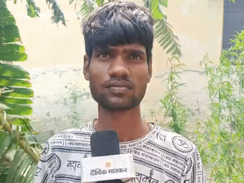 प्रत्यक्षदर्शी दीपक ने कहा- धमाका हुआ तो लोग डर गए। थोड़ी देर में पूरा गांव खाली हो गया।
