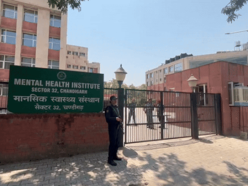 सेक्टर-32 स्थित मेंटल हेल्थ इंस्टीट्यूट को मिली बम से उड़ाने की धमकी।