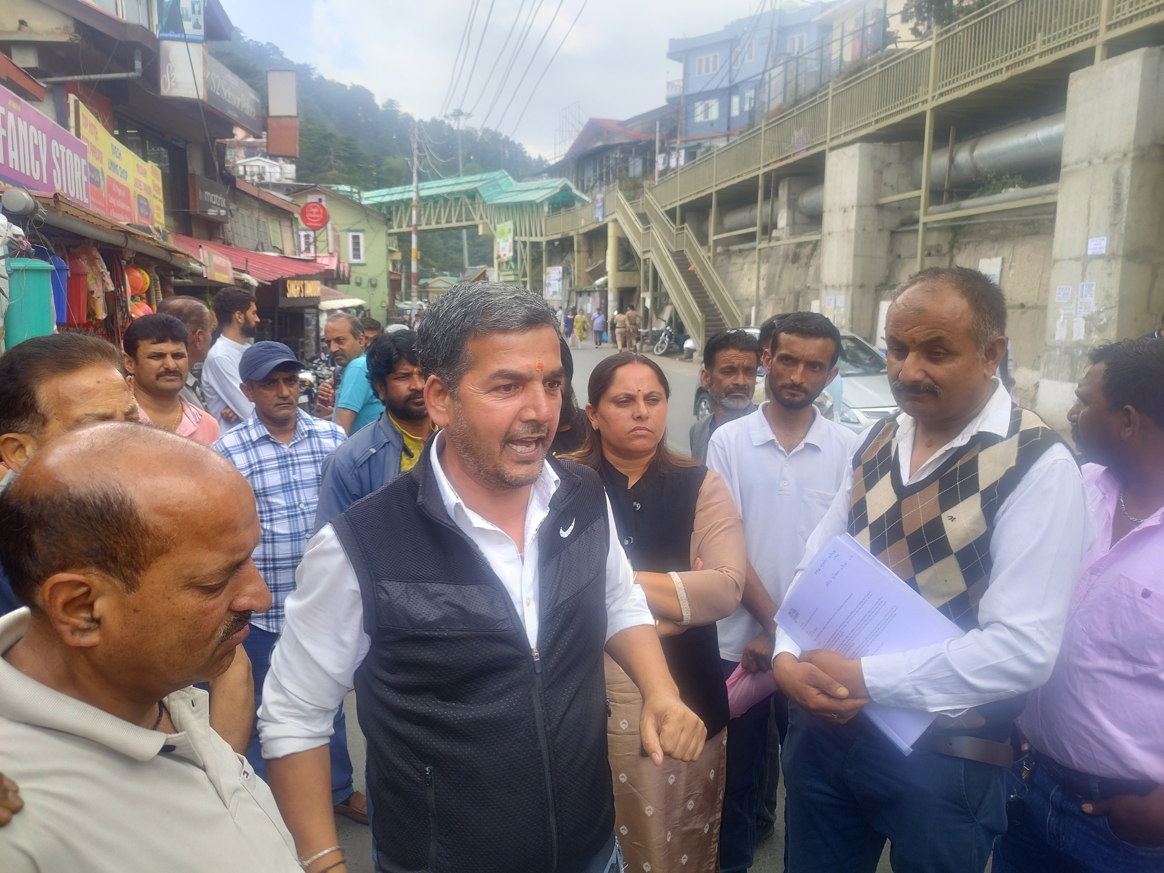 The people of the Devbhoomi Sangharsh Samiti arrived at the illegal mosque at Sanjauli Chowk to oppose Namaz.