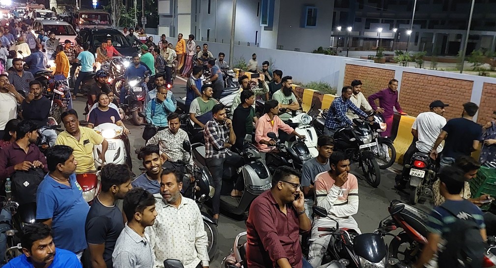 जावरा ओवरब्रिज पर जाम लग गया।