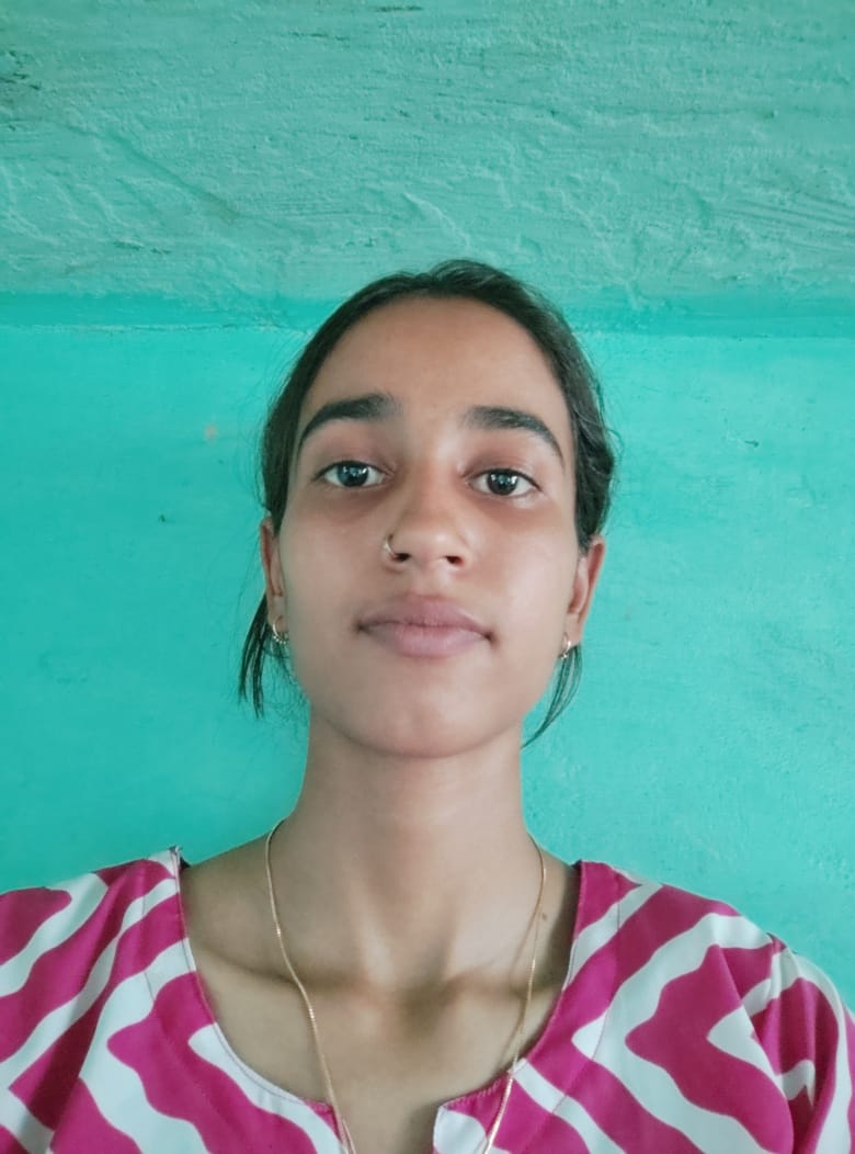 चूरू के सर्वोदय पब्लिक सीनियर सेकेंडरी स्कूल हांशियवाश की छात्रा सोनू ने आर्ट्स में 96.80 प्रतिशत अंक प्राप्त किए हैं।