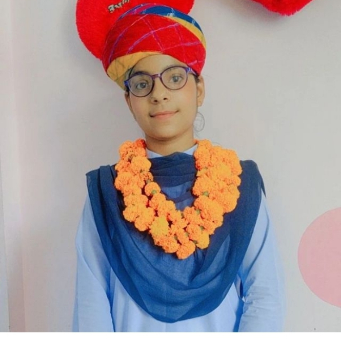 चूरू के गवर्नमेंट सीनियर सेकेंडरी स्कूल डूंगरास अगुणा की छात्रा खुशी टाक ने आर्ट्स में 96.40 प्रतिशत अंक प्राप्त किए हैं।