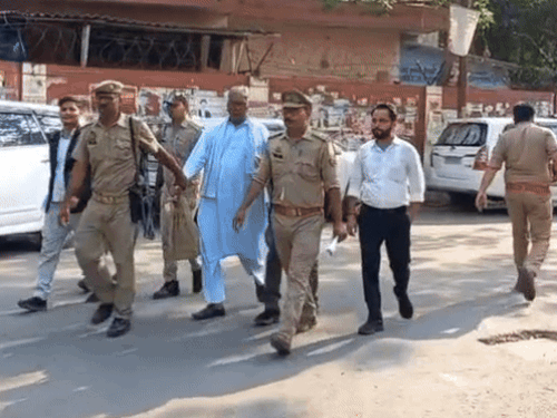 Raja Kolandar pulled out smiling from Lucknow court.