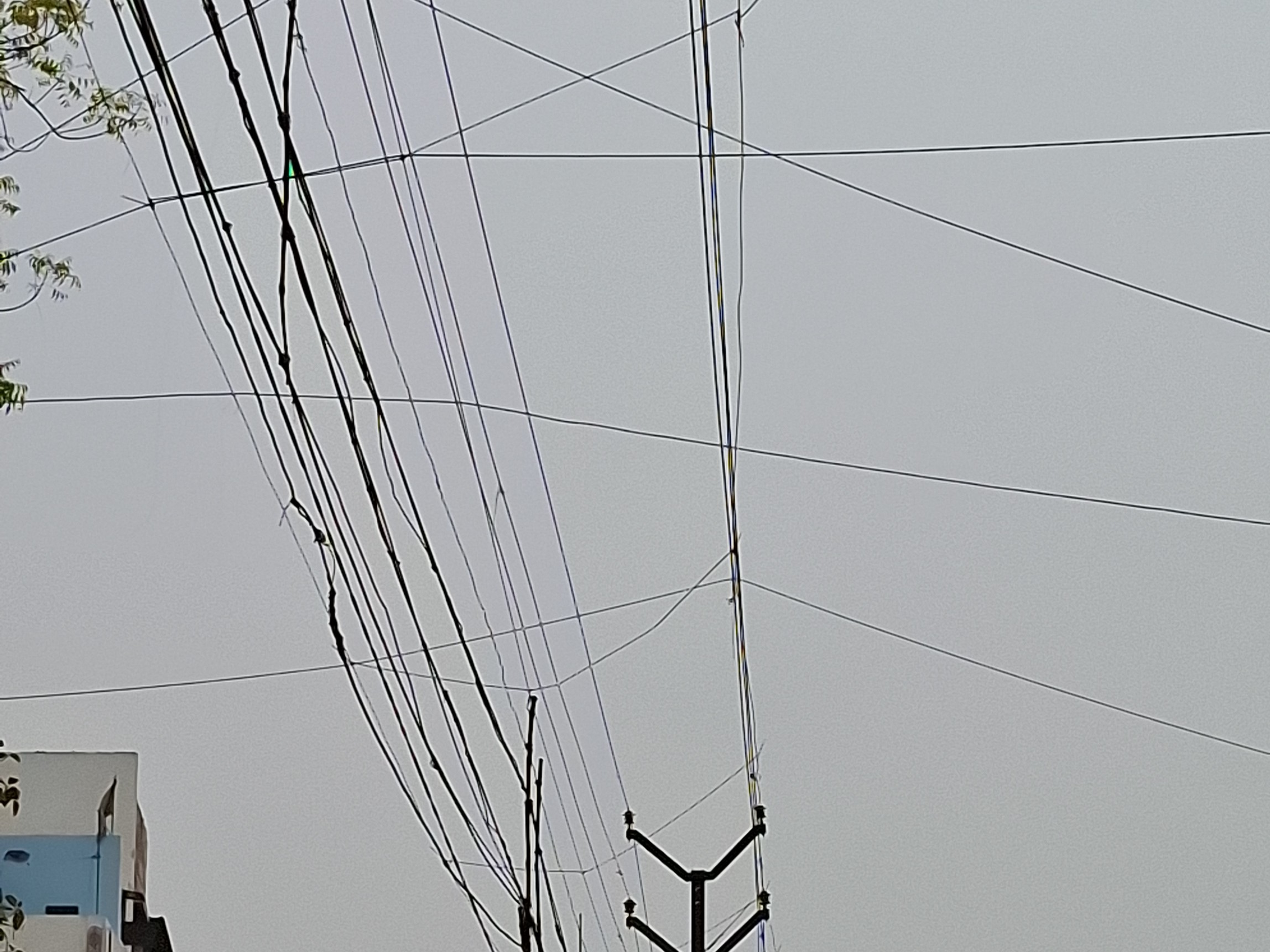 Deadly danger from dilapidated electric wires near the station | स्टेशन ...