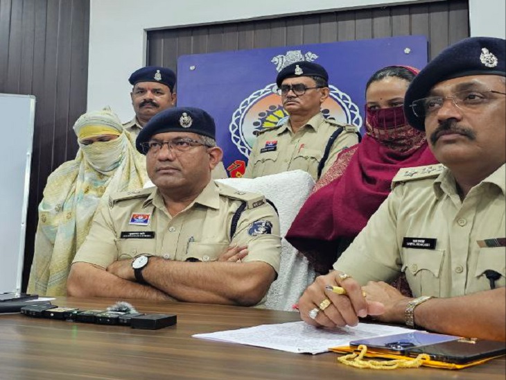 इस मामले का खुलासा करते एएसपी सुखनंदन राठौर। - Dainik Bhaskar