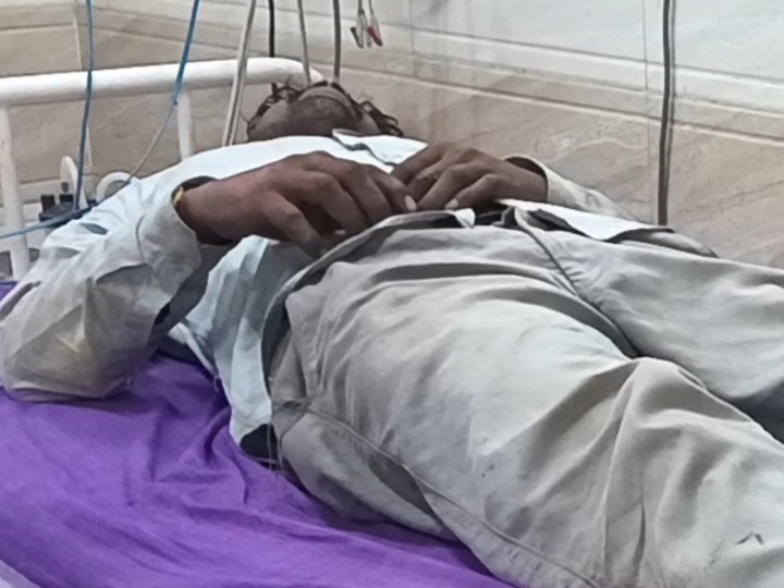 कोरबा में मोबाइल को लेकर दो सगे भाइयों के बीच खूनी संघर्ष, एक गंभीर रूप से घायल - Dainik Bhaskar