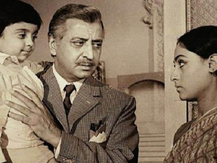 एक फिल्म के दृश्य में प्राण की गोद में बैठे हुए मास्टर राजू। - Dainik Bhaskar