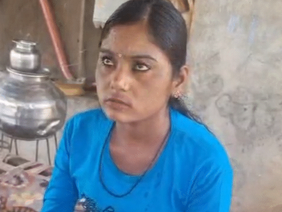 ललिता ने लौटकर आने के बाद शाहरुख पर उसे बेचने के आरोप लगाए।