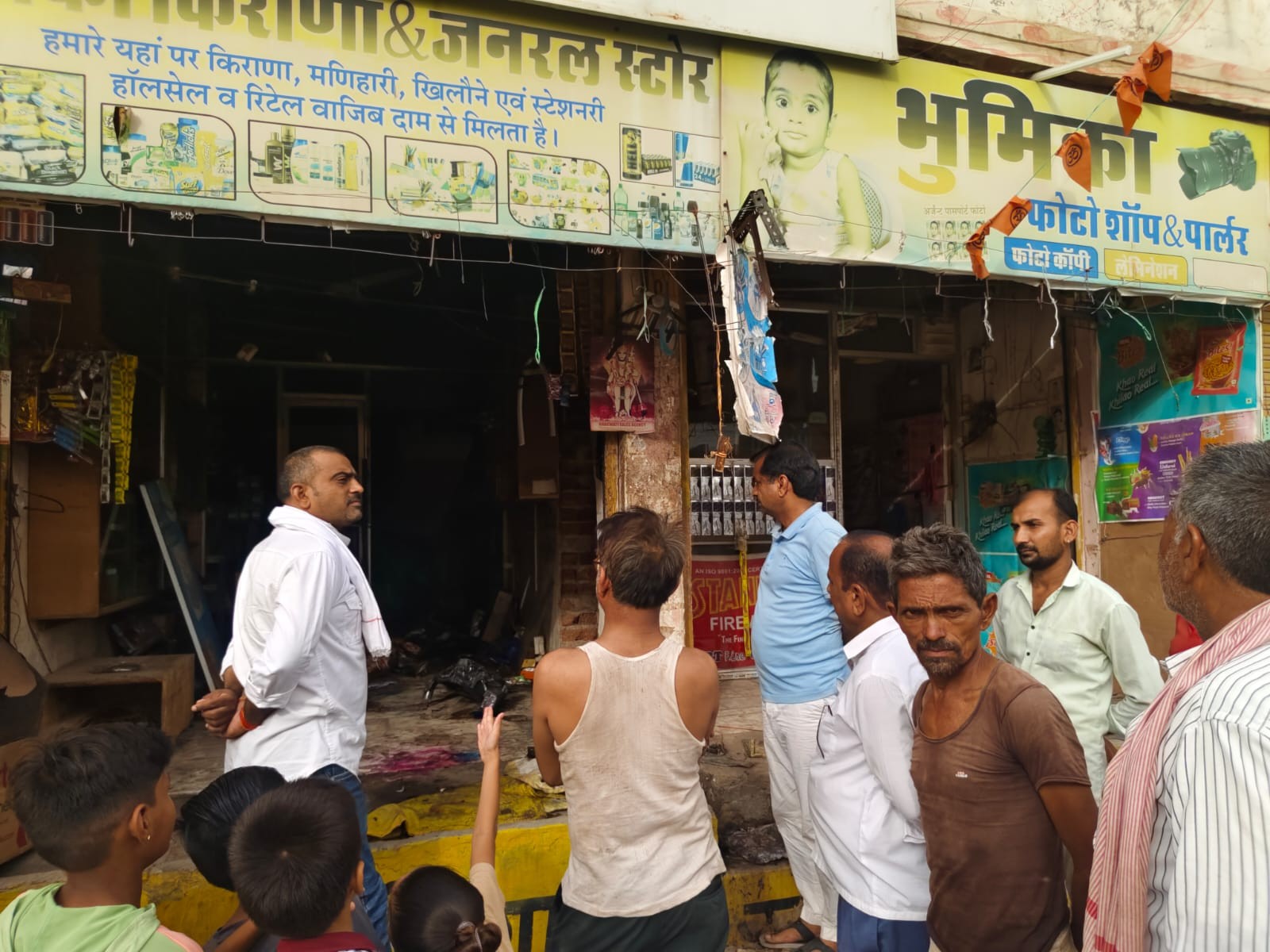A shop caught fire due to a short circuit in Sanchore | सांचौर में ...