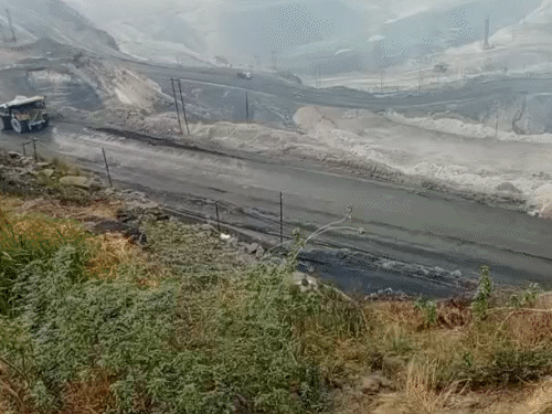 छत्तीसगढ़ के कोरबा जिले में कोयला खदान धंसने से 2 लोगों की मौत हो गई, जबकि एक घायल है। - Dainik Bhaskar