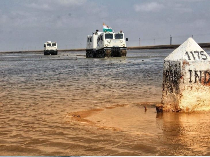 गुजरातेतील सैन्य पायाभूत सुविधांचे फोटो-व्हिडिओ पाकला पाठवले: गुगल मॅपही दिला, त्यानंतर संशयास्पद ड्रोन हल्ले झाले; अटकेतील व्यक्तीची एटीएस चौकशी गोहिलने कच्छच्या किनारी भागात उपस्थित असलेल्या नौदलाचे फोटो आणि व्हिडिओ पाकिस्तानला पाठवले होते.