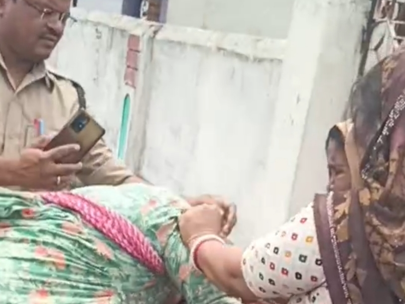 FIR against both the parties including BJP leader in land dispute, | जमीन  विवाद में भाजपा नेत्री समेत 9 पर FIR: छिंदवाड़ा के चांदामेटा में पुलिस की  मौजूदगी में दो पक्षों ...