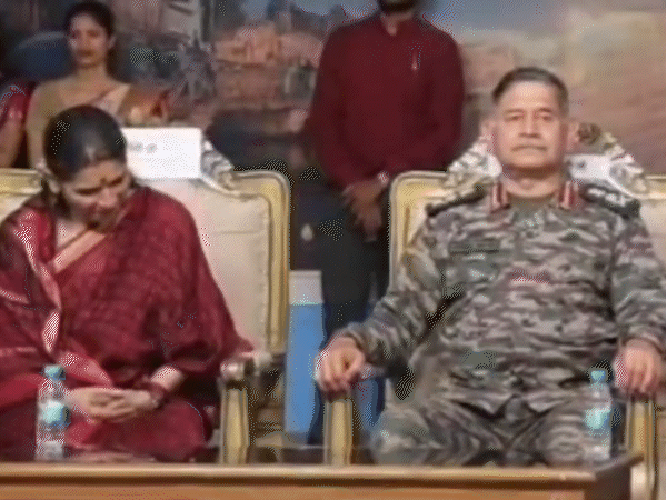 Army Chief General Upendra Dwivedi reached Chitrakoot with his wife.