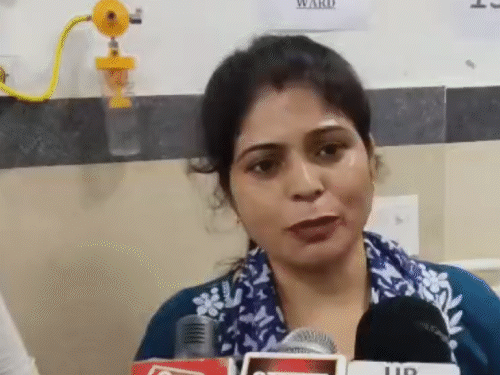 इंजेक्शन दिल्यावर 20 मिनिटांनी वृद्धाचा मृत्यू: मुलगी म्हणाली- 10 तासांत द्यायचे औषध 15 मिनिटांत दिले, वॉर्ड बॉय व स्टाफ नर्स निलंबित मुलगी रागिणी म्हणाली- माझ्या वडिलांची हत्या झाली आहे.