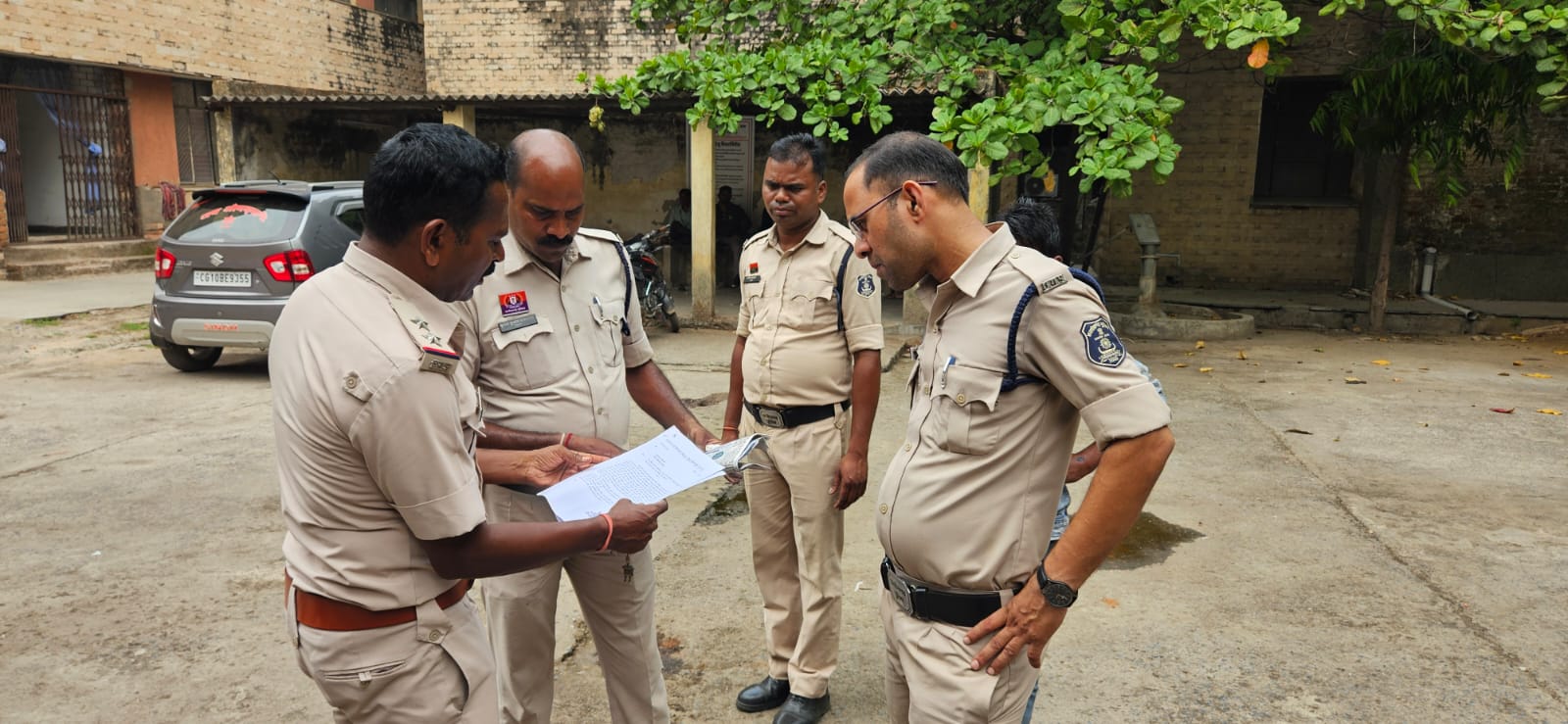 न्यायिक मजिस्ट्रेट और फोरेंसिक एक्सपर्ट की मौजूदगी में कार्रवाई की गई।