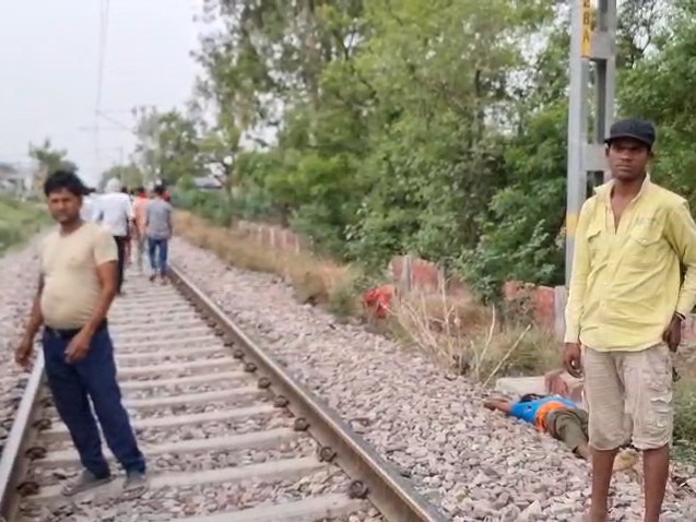 Man dies after being hit by train Accident while crossing the track ...