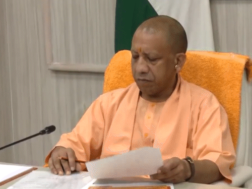 CM Yogi Adityanath law and order meeting Updates