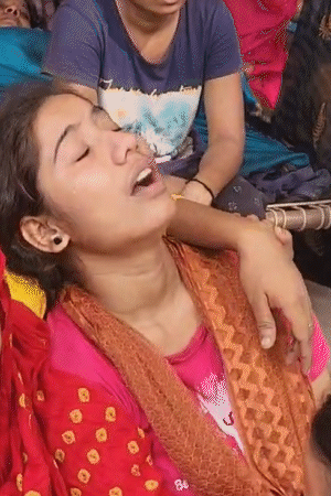 बहन सोनी वर्मा भी रो-रोकर बेसुध हो गई। वह बार-बार कह रही थी- भइया, कहां चले गए?