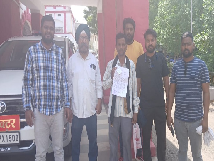 बच्ची की हादसे में मौत, एसपी से मिले परिजन।