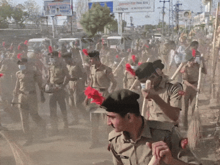 एनसीसी केडेट्स, संस्थान और कैमिस्ट एसोसिएशन ने किया श्रमदान।