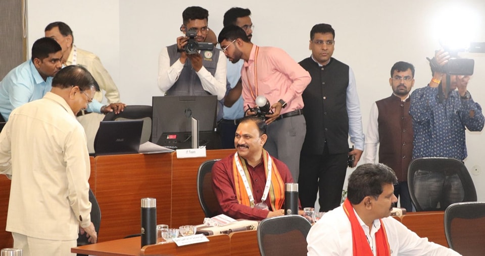 Sanjeev Modi Raipur Chhattisgarh Chintan Shivir in IIM Government ministers taking ...