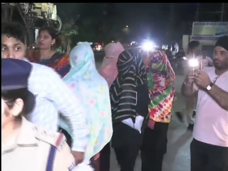 रेड माउंटेन स्पा सेंटर से पकड़ी गई कॉल गर्ल - Dainik Bhaskar