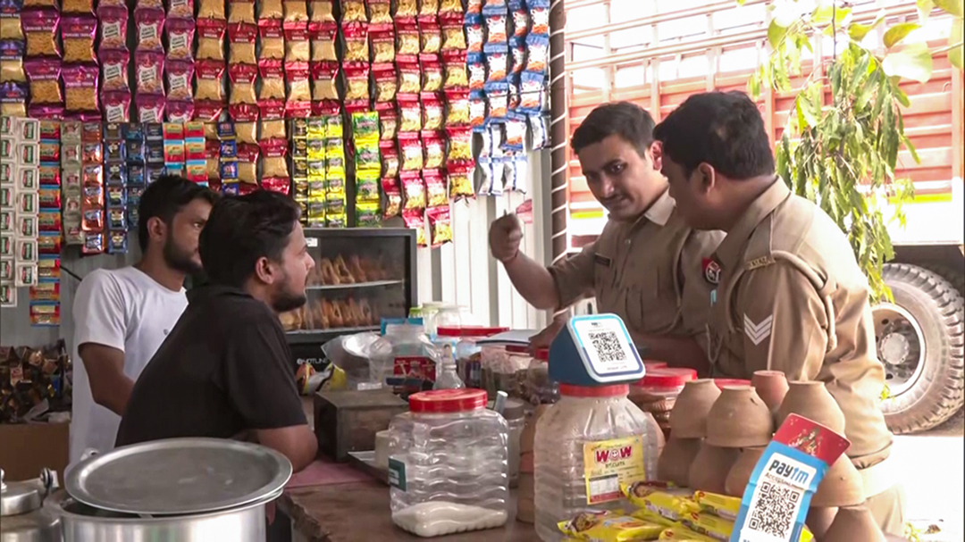 सोनम रविवार देर रात यहीं पहुंची थी। यूपी पुलिस सोमवार दोपहर को काशी ढाबा पर पूछताछ करने पहुंची।