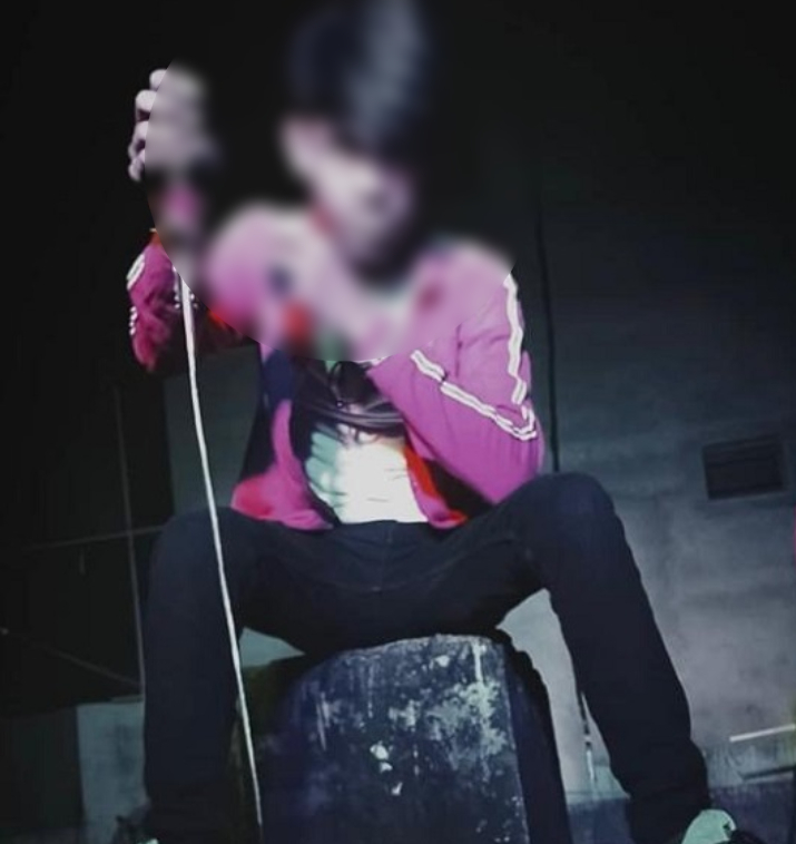 तलवार के साथ पोस्ट करने पर हुई कार्रवाई