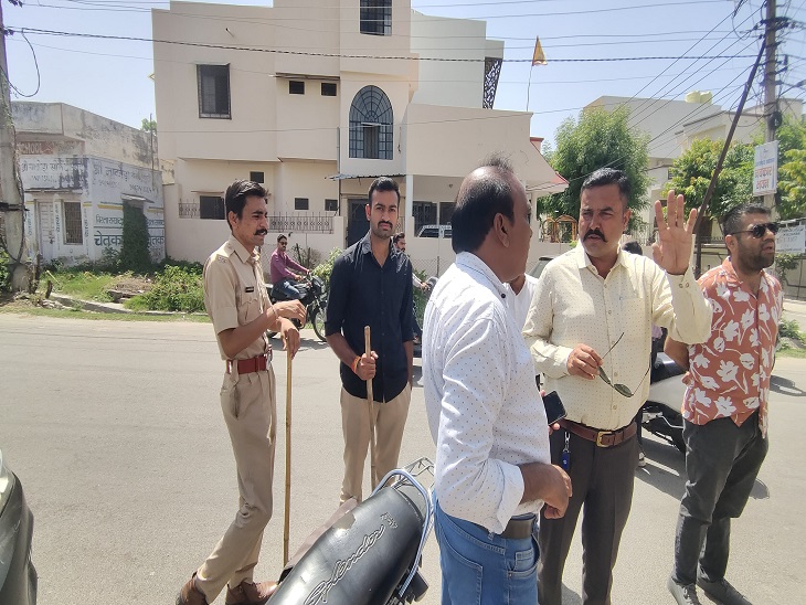 Udaipur Bungalow Leopard Movement Video | Rajasthan News | उदयपुर में ...