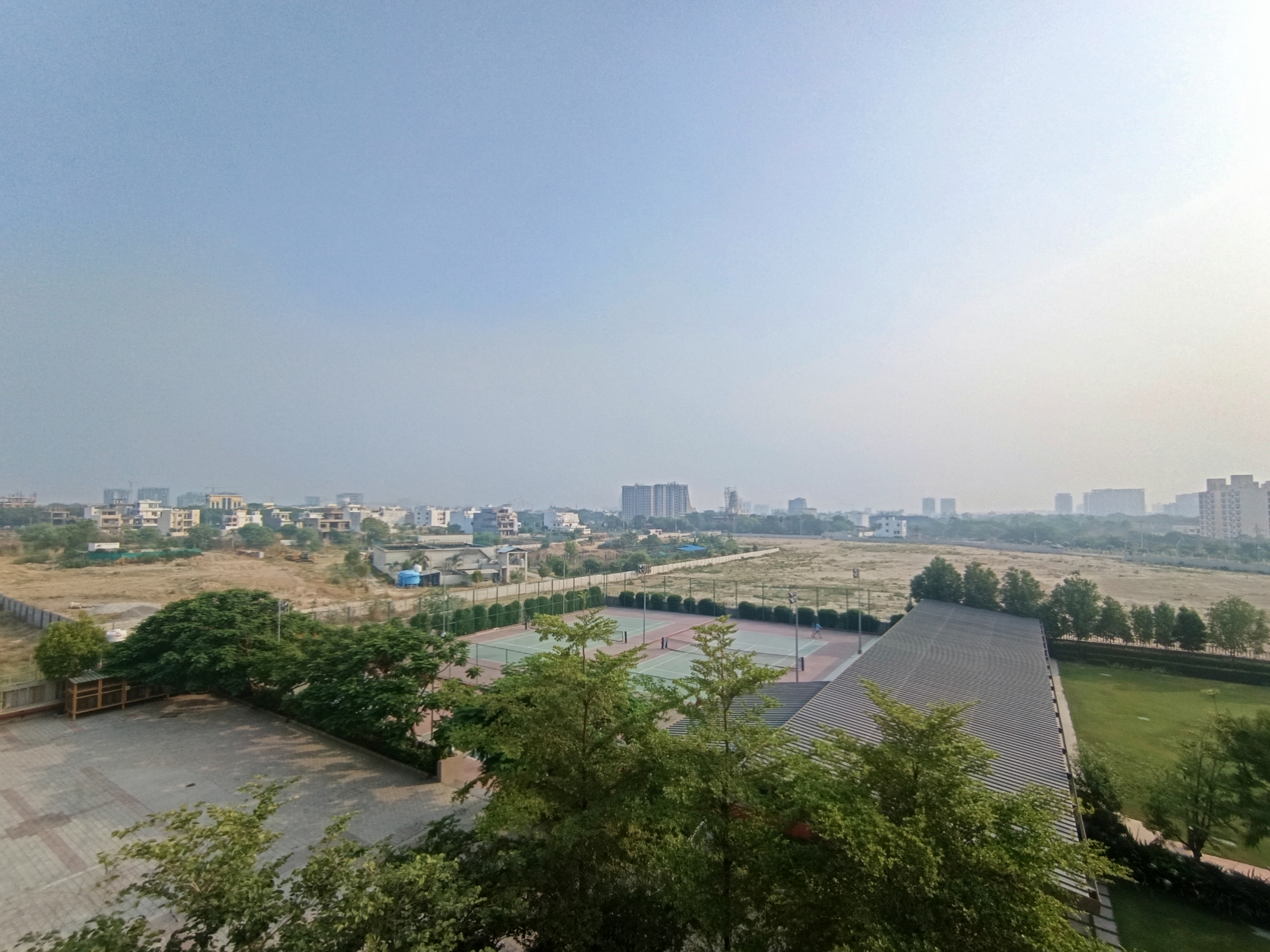 सुबह से तेज चटक धूप निकली हुई है।