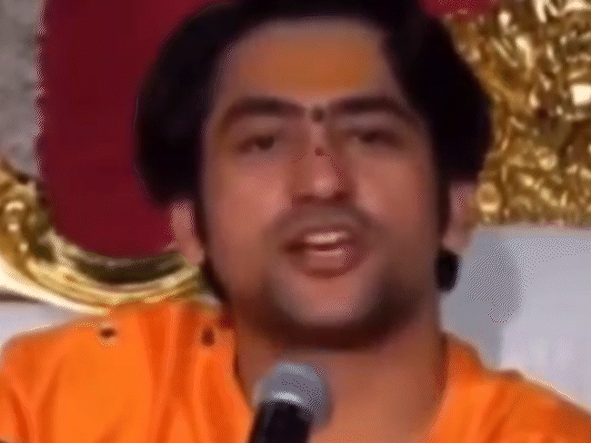 पं. धीरेंद्र शास्त्री इन दिनों आस्ट्रेलिया में हैं। बुधवार को सिडनी में उनकी कथा हुई। - Dainik Bhaskar