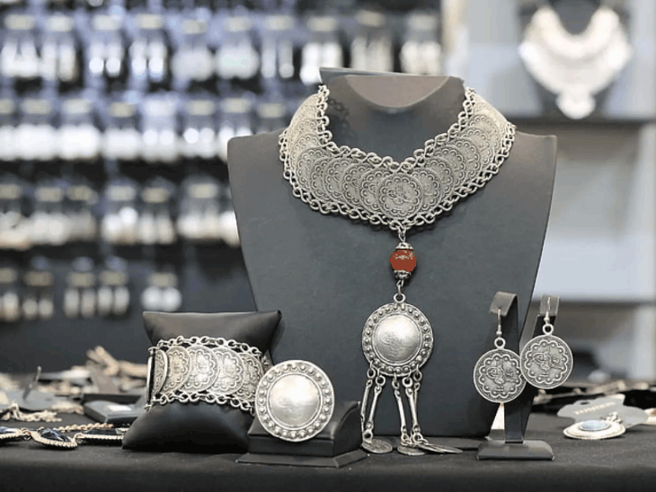 $ 23,000 is expensive so far this year; Silver prices ₹ 742, ₹ 1.06 lakh kg | Business, Business - Dineic sculptor