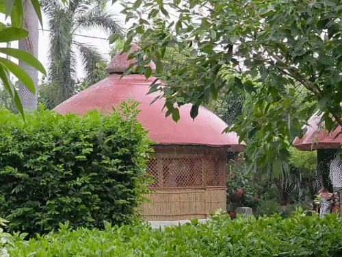 गोंडा में भी सुबह 6 बजे से बारिश जारी है, इससे लोगों को गर्मी से राहत मिली।