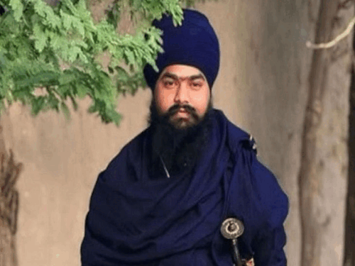 अमृतपाल सिंह मेहरों और इन्फ्लुएंसर कमल कौर। - फाइल फोटो - Dainik Bhaskar