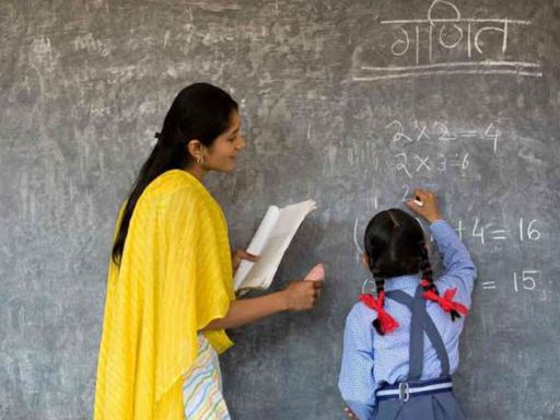 The government will open a Chief Minister Abhyudaya Composite School in every district. There will be hi -tech facilities for studies.