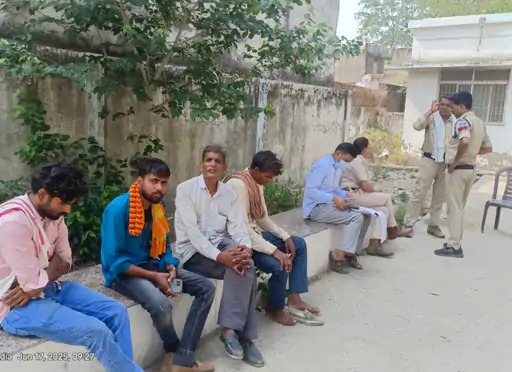 MPमध्ये ऑनर किलिंग: प्रेमसंबंधातून संतापलेल्या आजोबाने नातीला संपवले: डोक्यात 3 गोळ्या झाडल्या; पोलिसांना दिशाभूल करण्याचा प्रयत्न घटनेनंतर, आरोपी त्याच्या कुटुंबातील सदस्यांसोबत