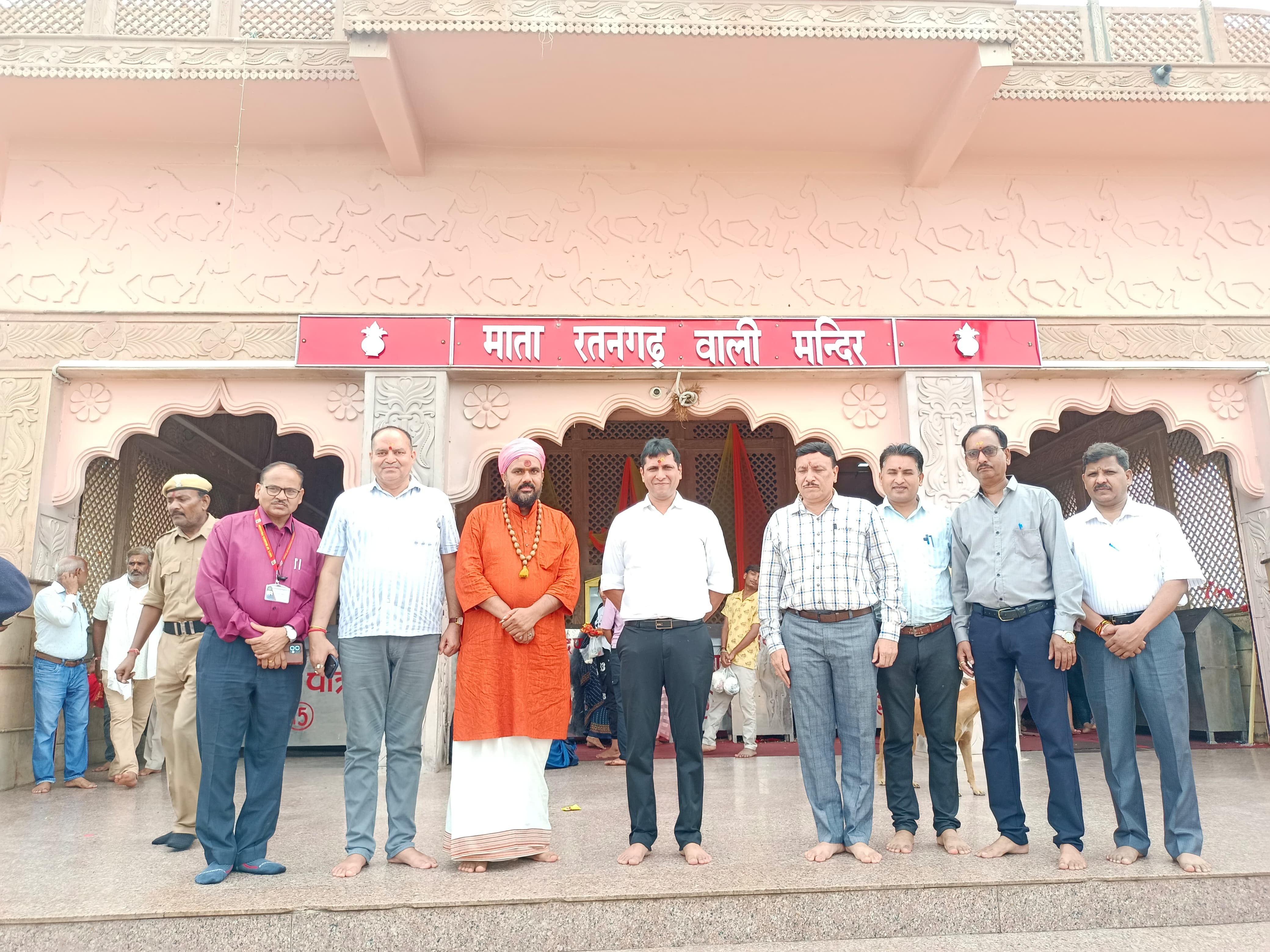 कलेक्टर स्वप्निल वानखेड़े के साथ जिले के अन्य अधिकारी भी मौजूद थे।