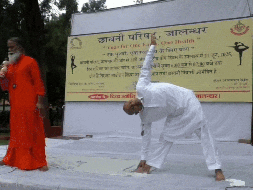दिव्य ज्योति जाग्रति संस्थान द्वारा लगवाया गया योग शिविर।