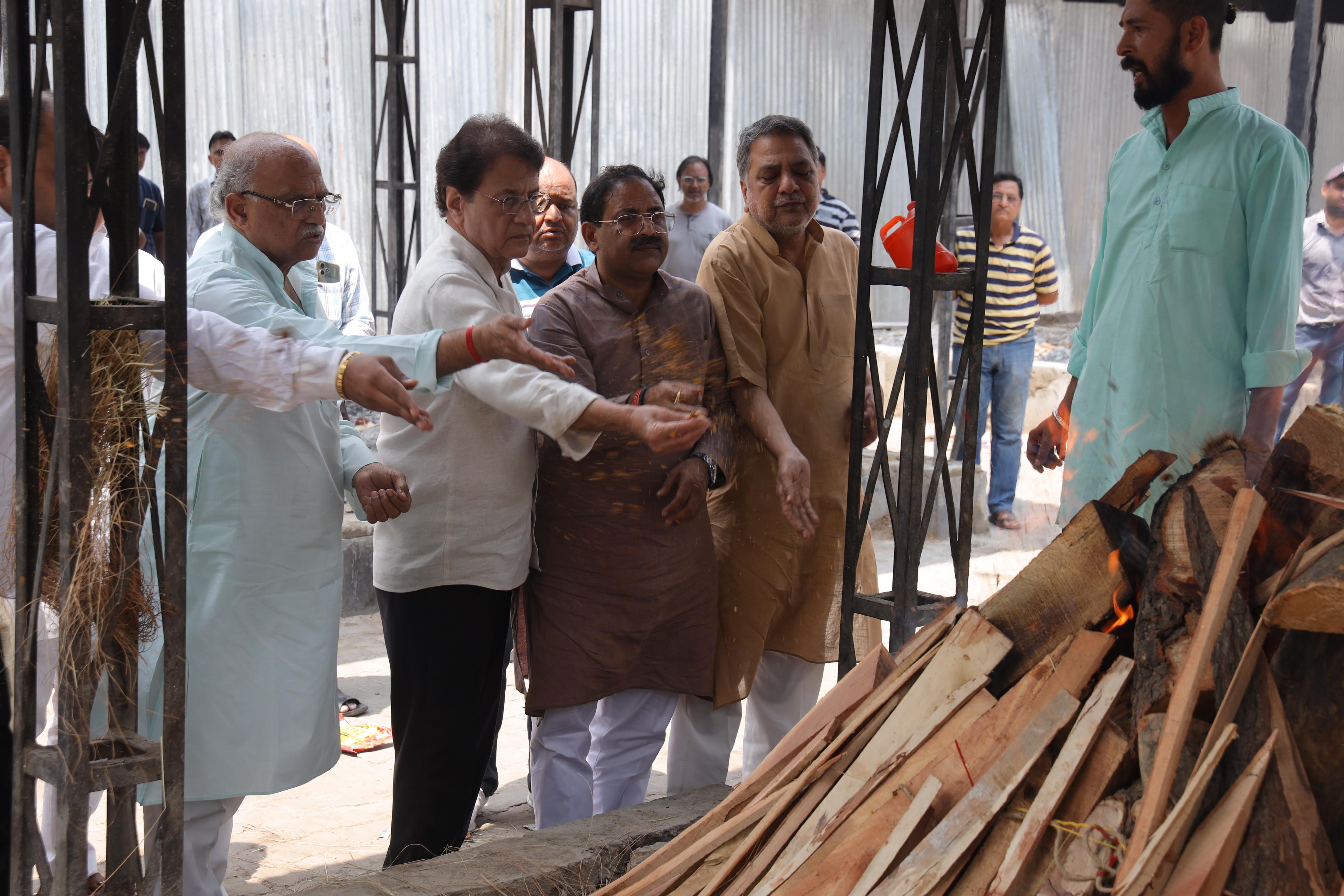 विधायक अमित अग्रवाल, महानगर अध्यक्ष विवेक रस्तोगी भी शामिल हुए