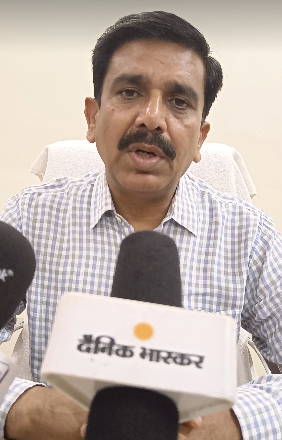 सत्येन्द्र धाकरे, नगम कमिश्नर, मुरैना