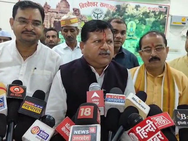 Incharge Minister Rakesh Rathore's visit to Mahoba