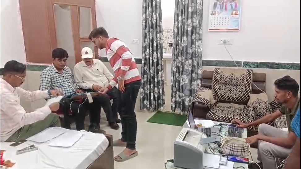 ACB ने 15 हजार लेते रंगे हाथ दबोचा