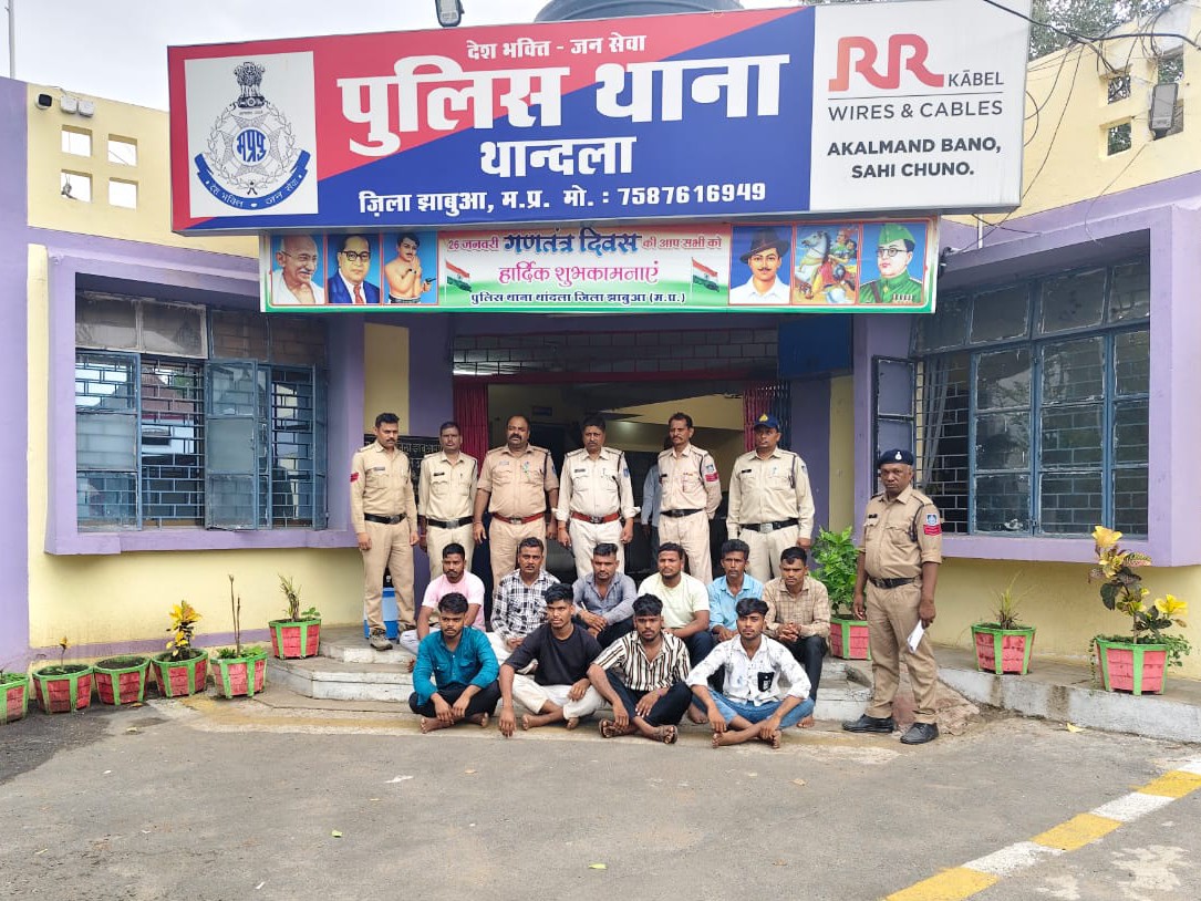 सोशल मीडिया पर वीडियो सामने के बाद गिरफ्तार किए गए आरोपी।