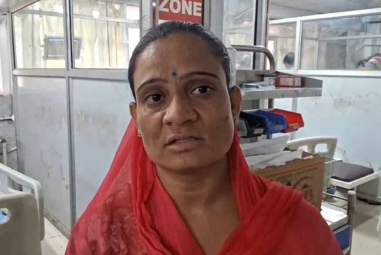 घायल महिला की देवरानी सरिता को हादसे का पता चला तो वह अजमेर जिला हॉस्पिटल पहुंची। उसने बताया कि परिवार के लोग जेठानी के पीहर डीडवाना एक शोक कार्यक्रम में शामिल होने जा रहे थे।