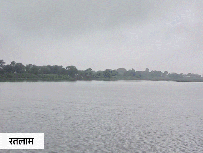 शनिवार को रतलाम में सवा इंच से ज्यादा पानी गिरा।