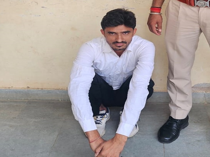 बजरंगलाल ने सेंटर संचालक संदीप के कहने पर डमी कैंडिडेट सचिन निवासी हरियाणा को परीक्षा के दिन सेंटर पर एंट्री करवाई।